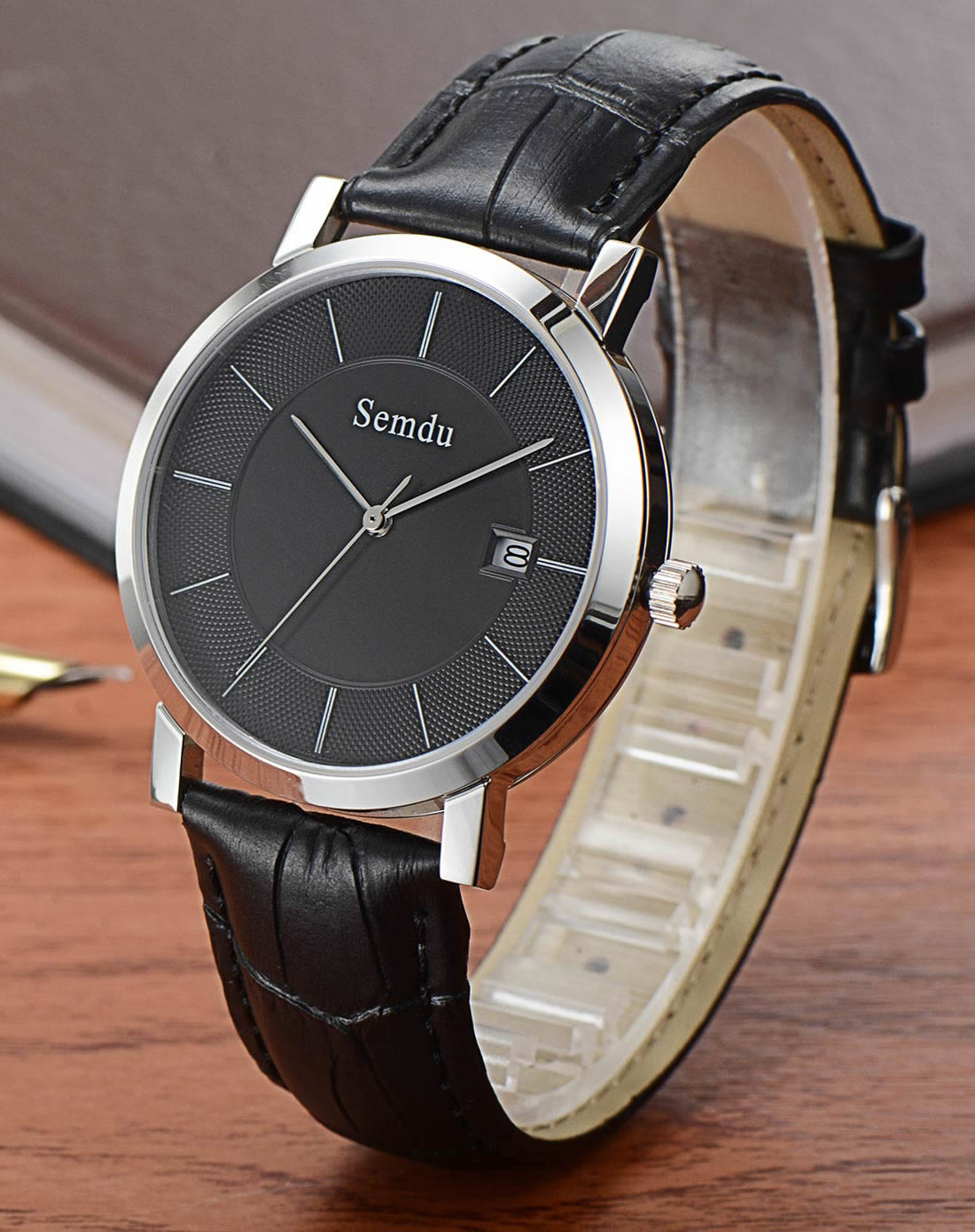 绅度 男款 经典立体压纹面带日历真皮表带石英表