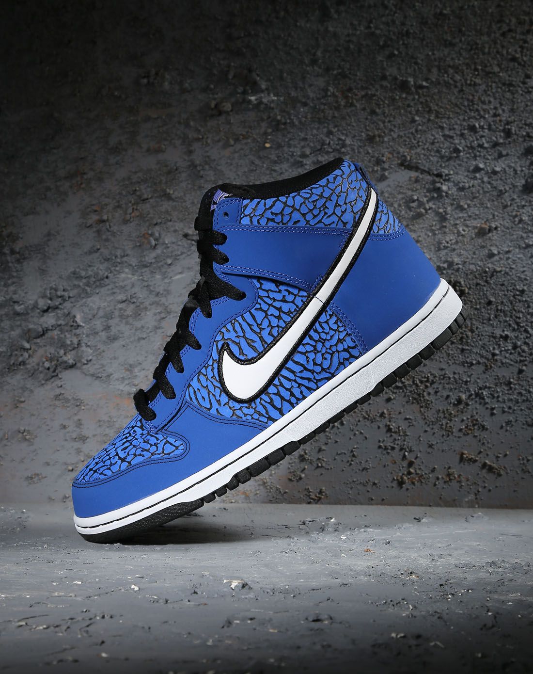 耐克nike 耐磨防滑 男款蓝配黑色运动鞋 酷感个性