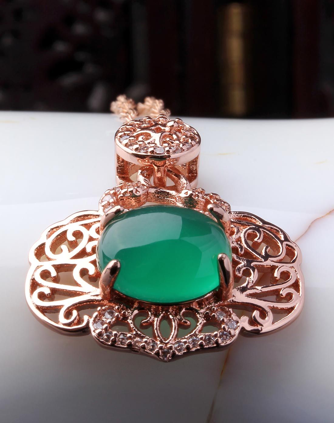 富丽心梦天然绿玛瑙合金镶嵌吊坠金色款