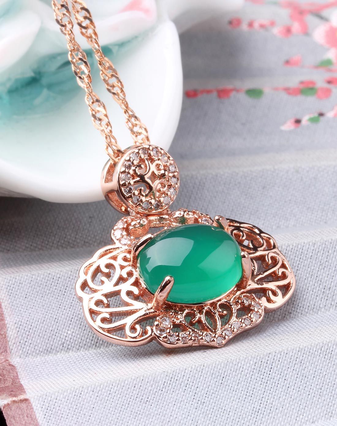 富丽心梦天然绿玛瑙合金镶嵌吊坠金色款
