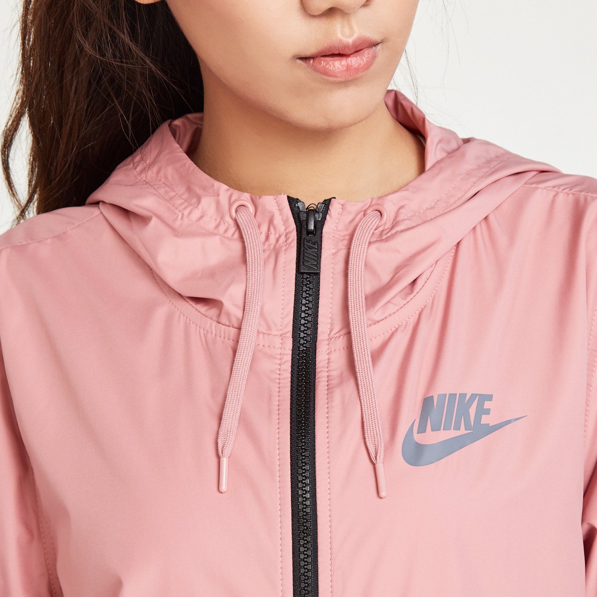 耐克nike 防风透气内衬 女款长袖连帽外套
