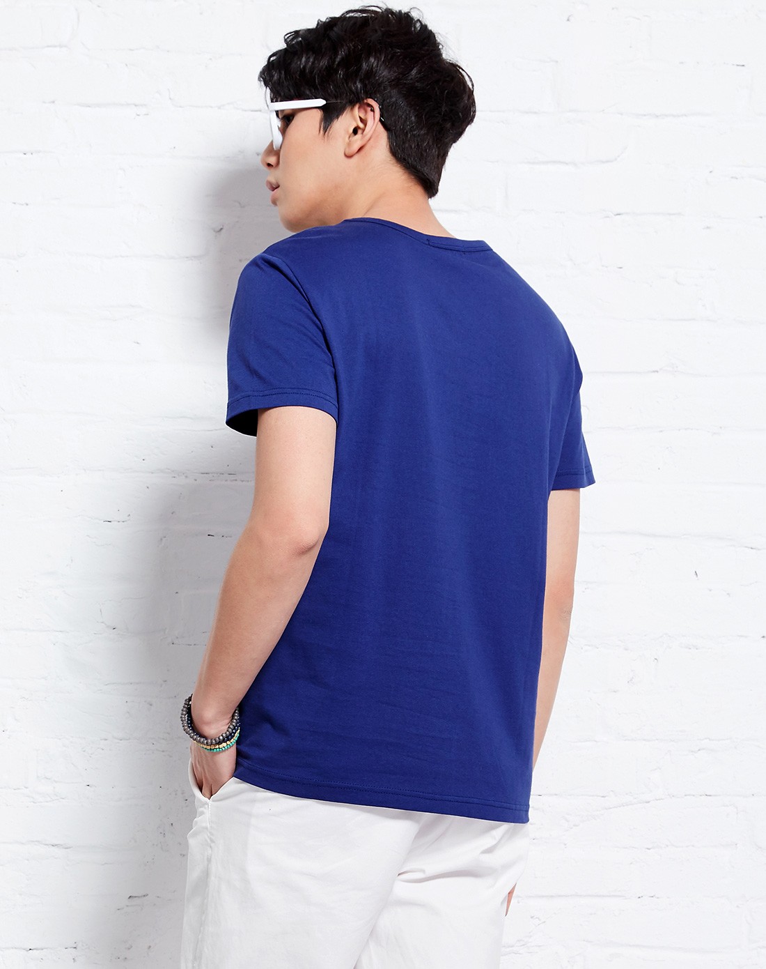 男款靛蓝短袖条形印花字母圆领t恤
