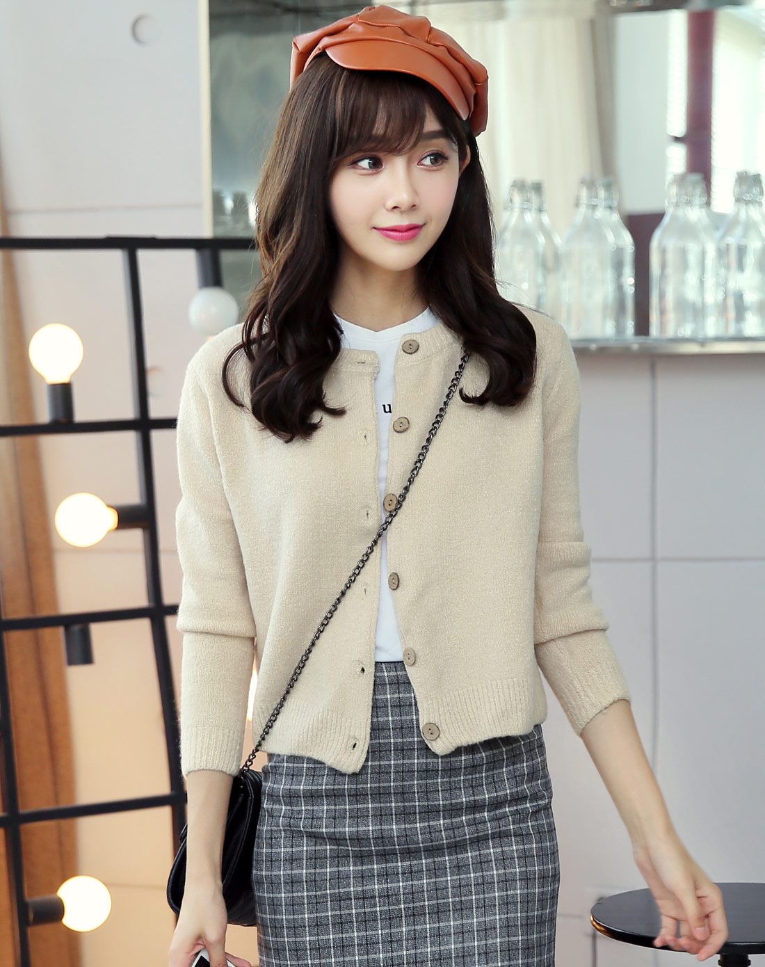 女米色毛衣开衫