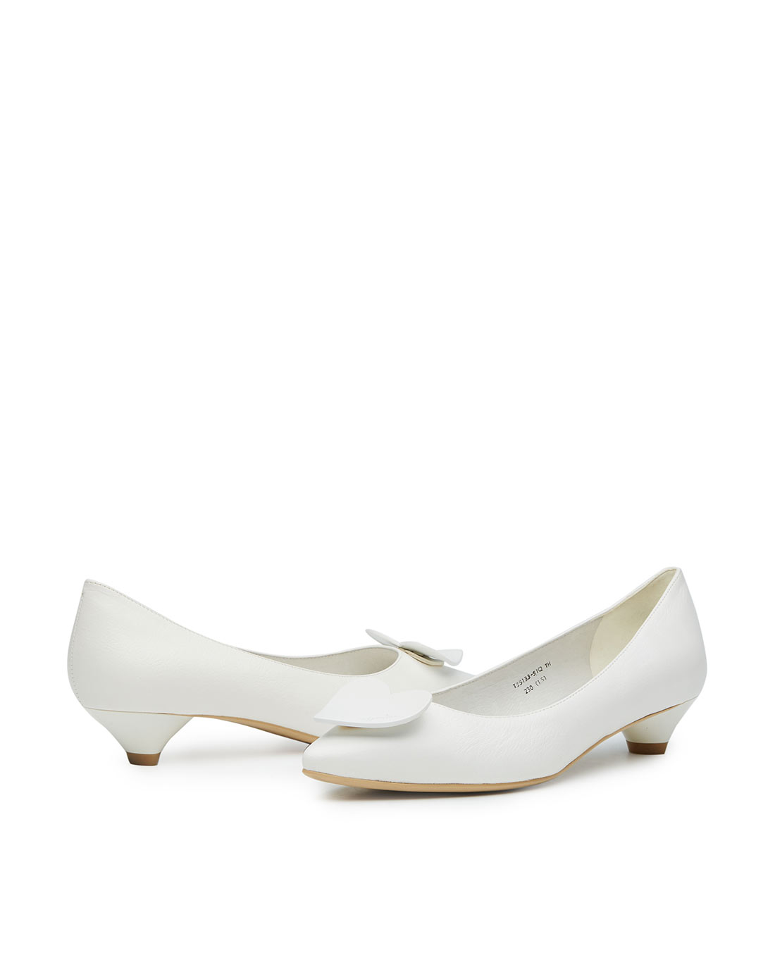 蹀愫羊皮桃心扣低跟浅口单鞋