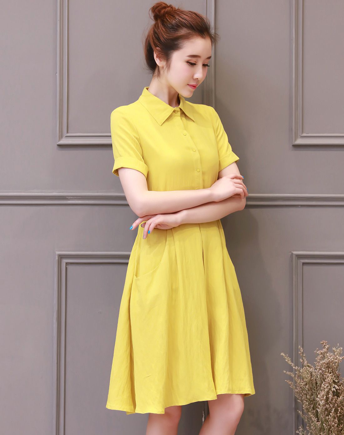 黄色衬衫领前开襟短袖连衣裙