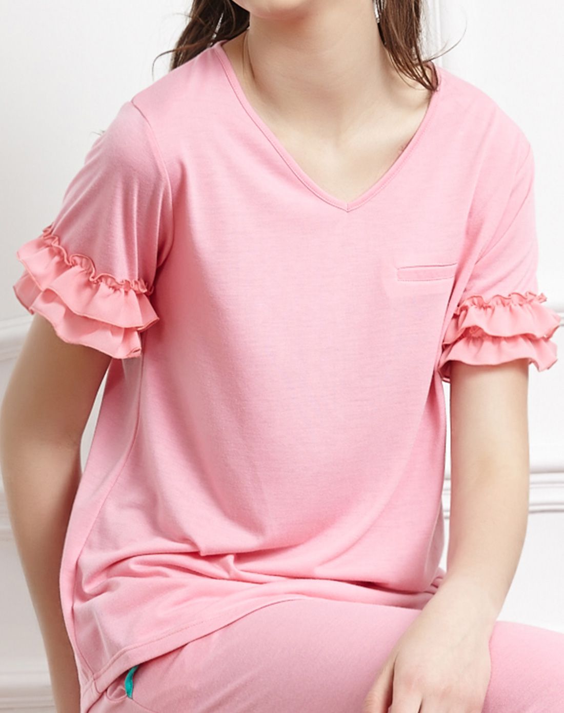 女士浅粉色短袖上衣