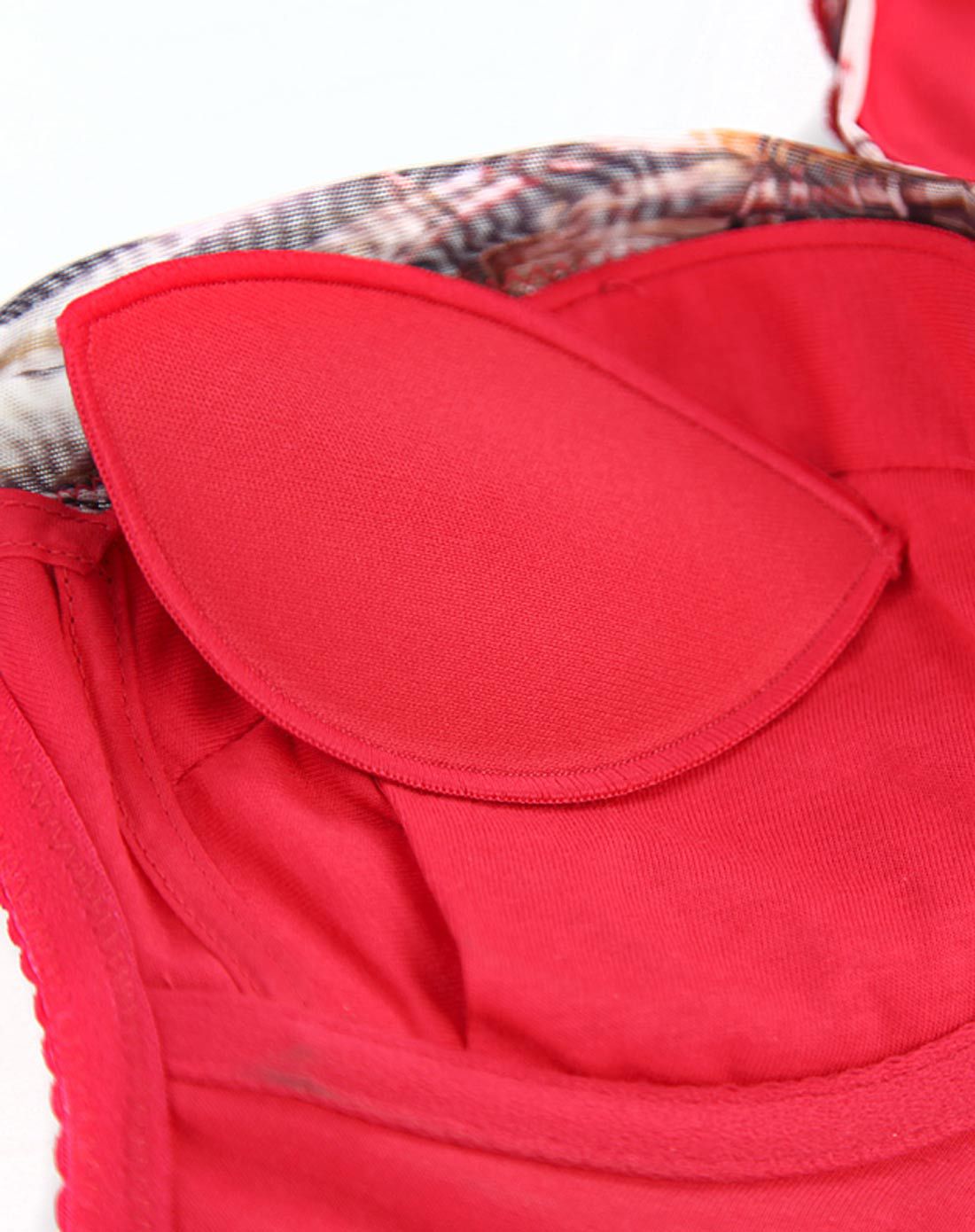 女款红印花色bc杯调整薄模杯文胸