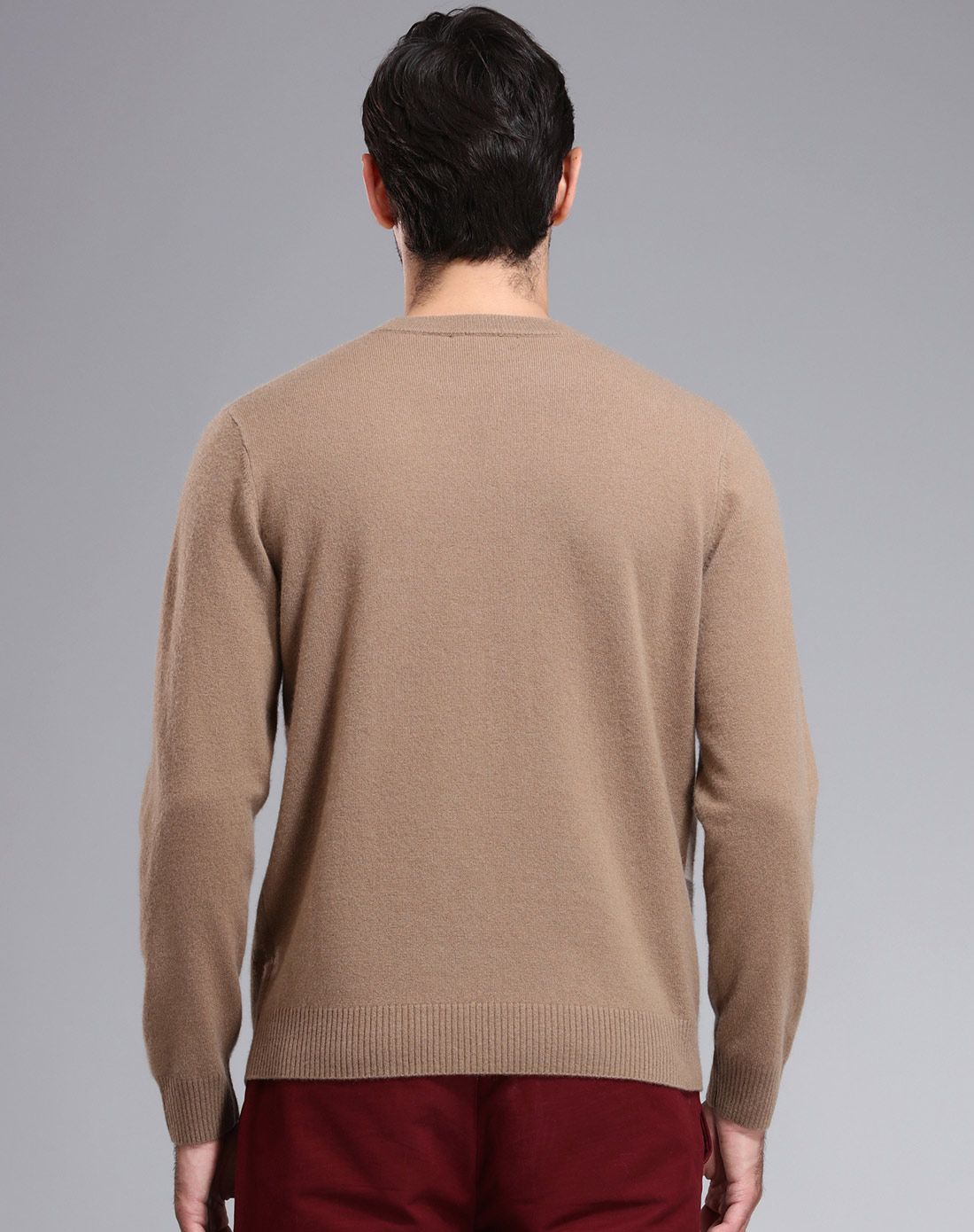 男卡其棕山羊绒圆领套衫
