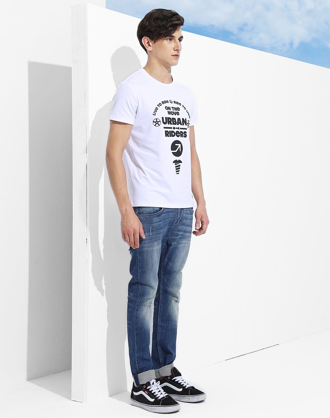 男款白色百搭时尚短袖t恤