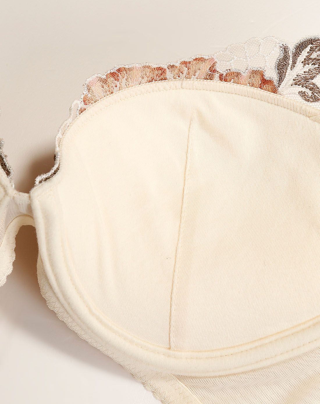 爱慕aimer内衣专场aimer女款浅肤色时尚绣花3/4中厚杯文胸am11gw1-p6b