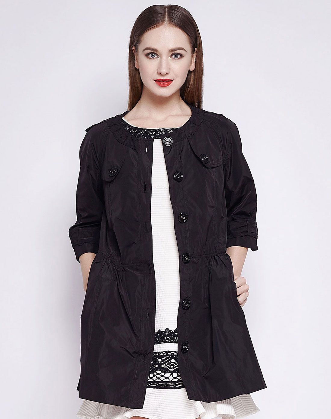 黑色记忆纺圆领中袖风衣