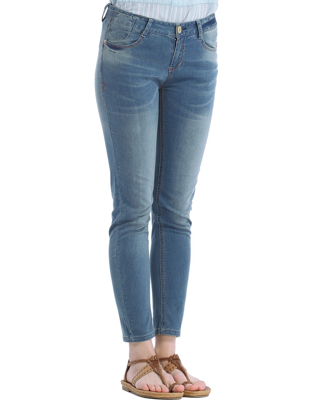 女款靛蓝o型紧身牛仔裤