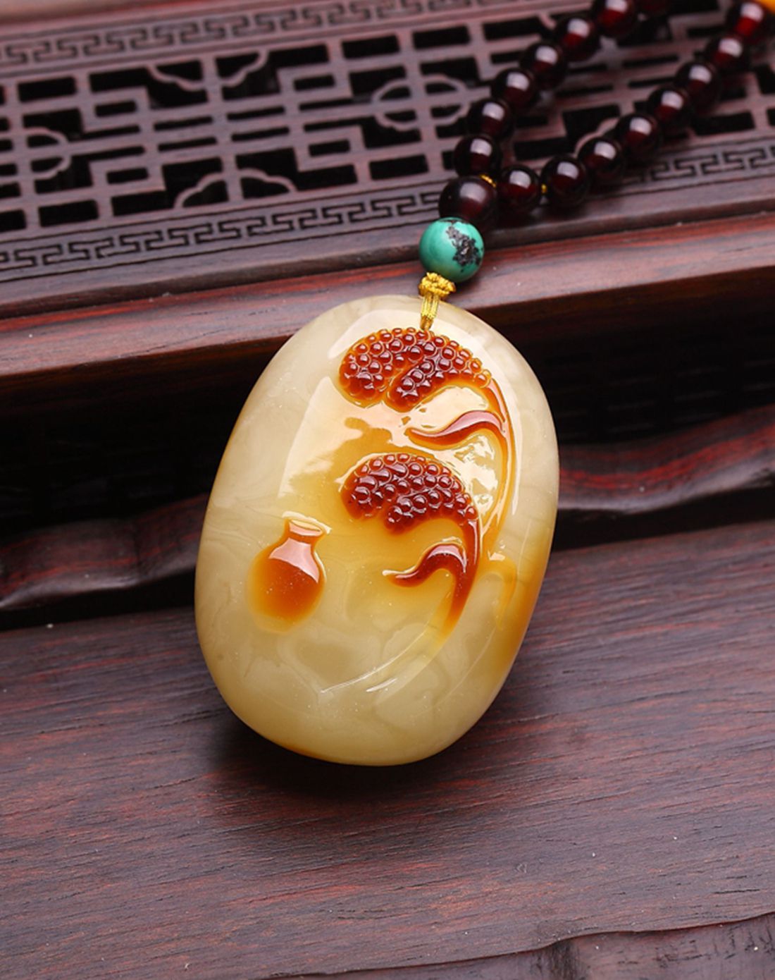 royal gem 天然蜜蜡俏色巧雕岁岁平安吊坠