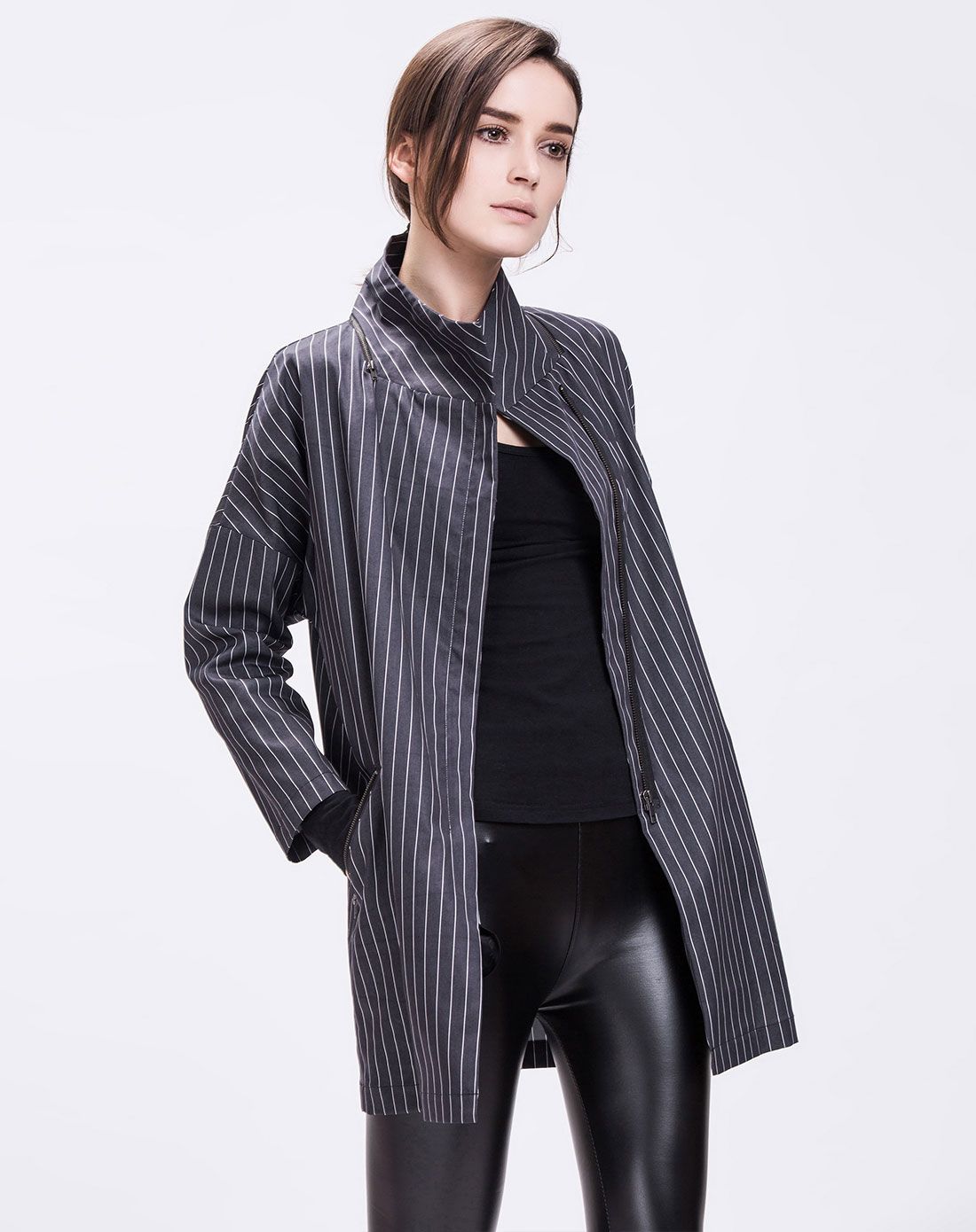 黑色高立领个性时尚宽条纹帅气风衣