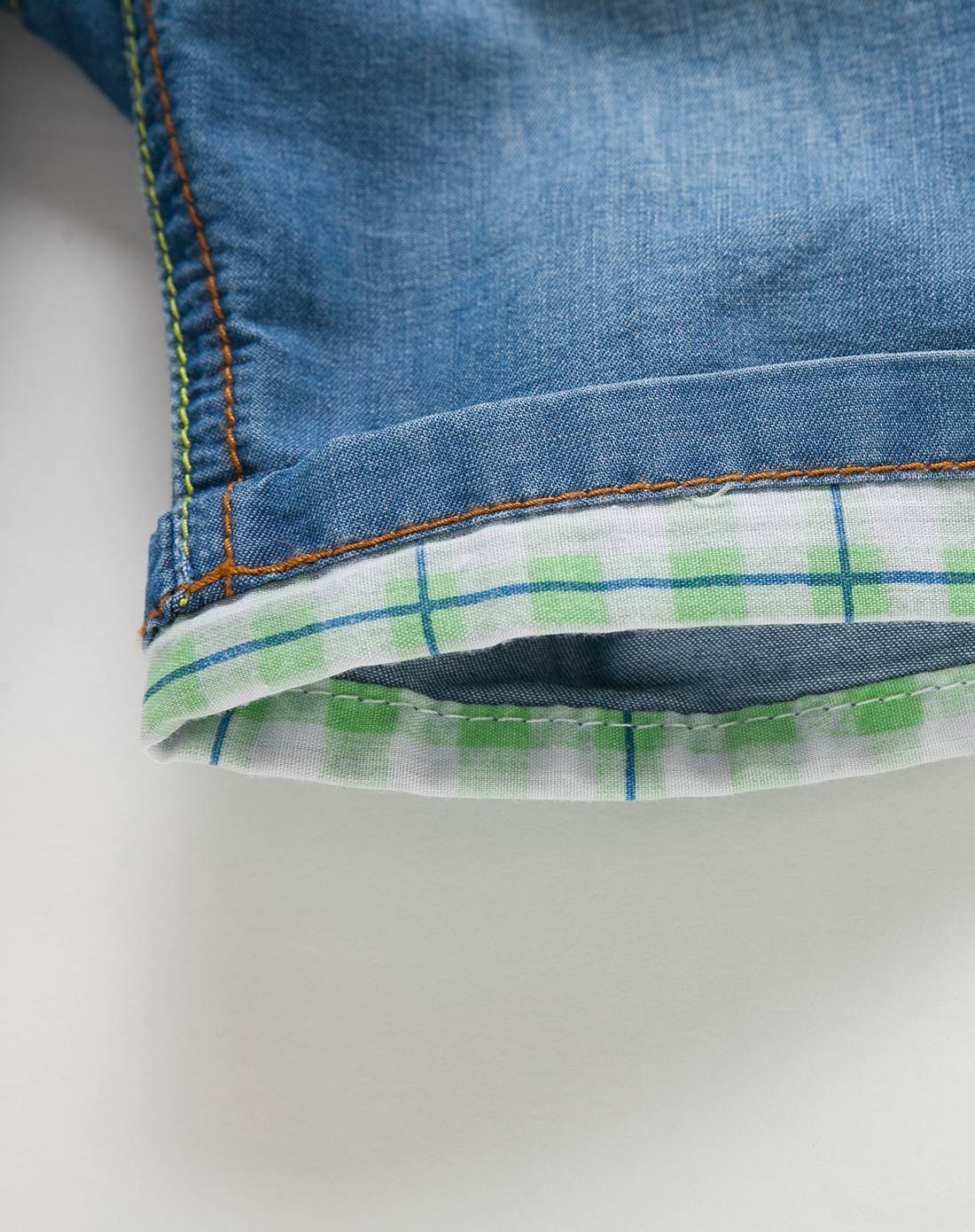 男童中蓝色翻布牛仔中裤