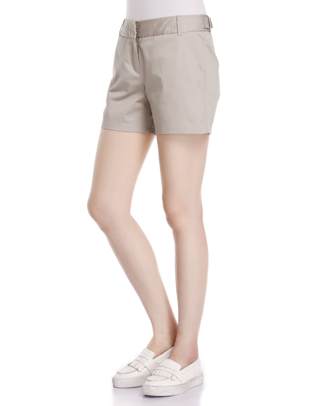 米色休闲时尚短裤