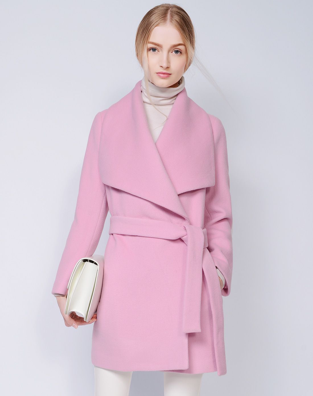 女士浅玫粉大牌翻领腰带中长款大衣毛呢女