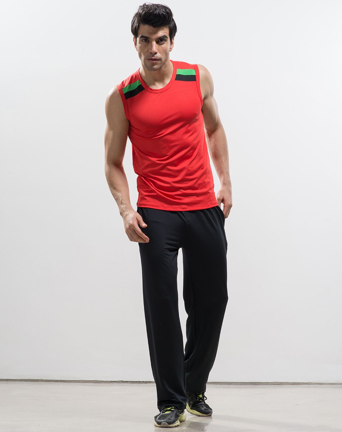 宽松直筒 路伊梵男士黑色健美操裤子瑜伽健身服长裤