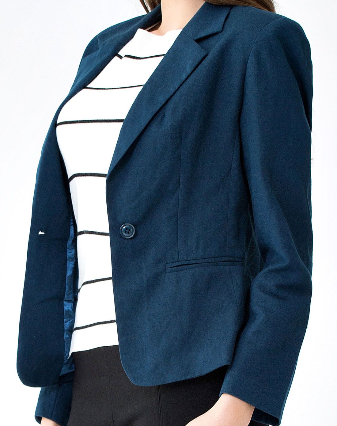 浅藏青色时尚休闲小西装