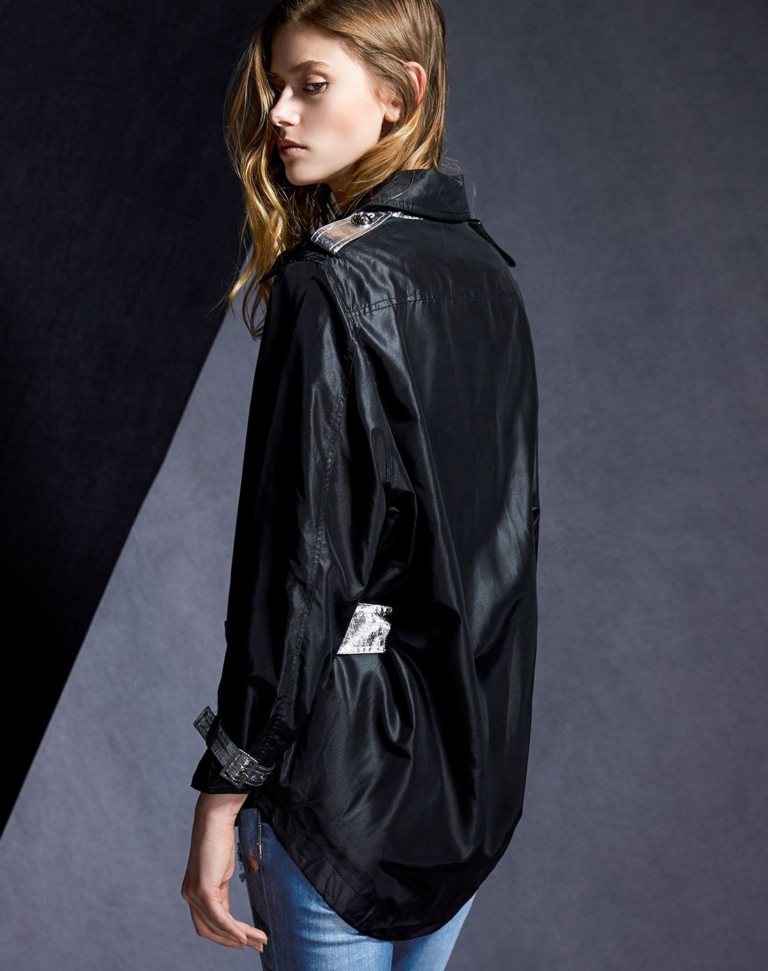 黑色中长款不规则双排扣长袖风衣外套