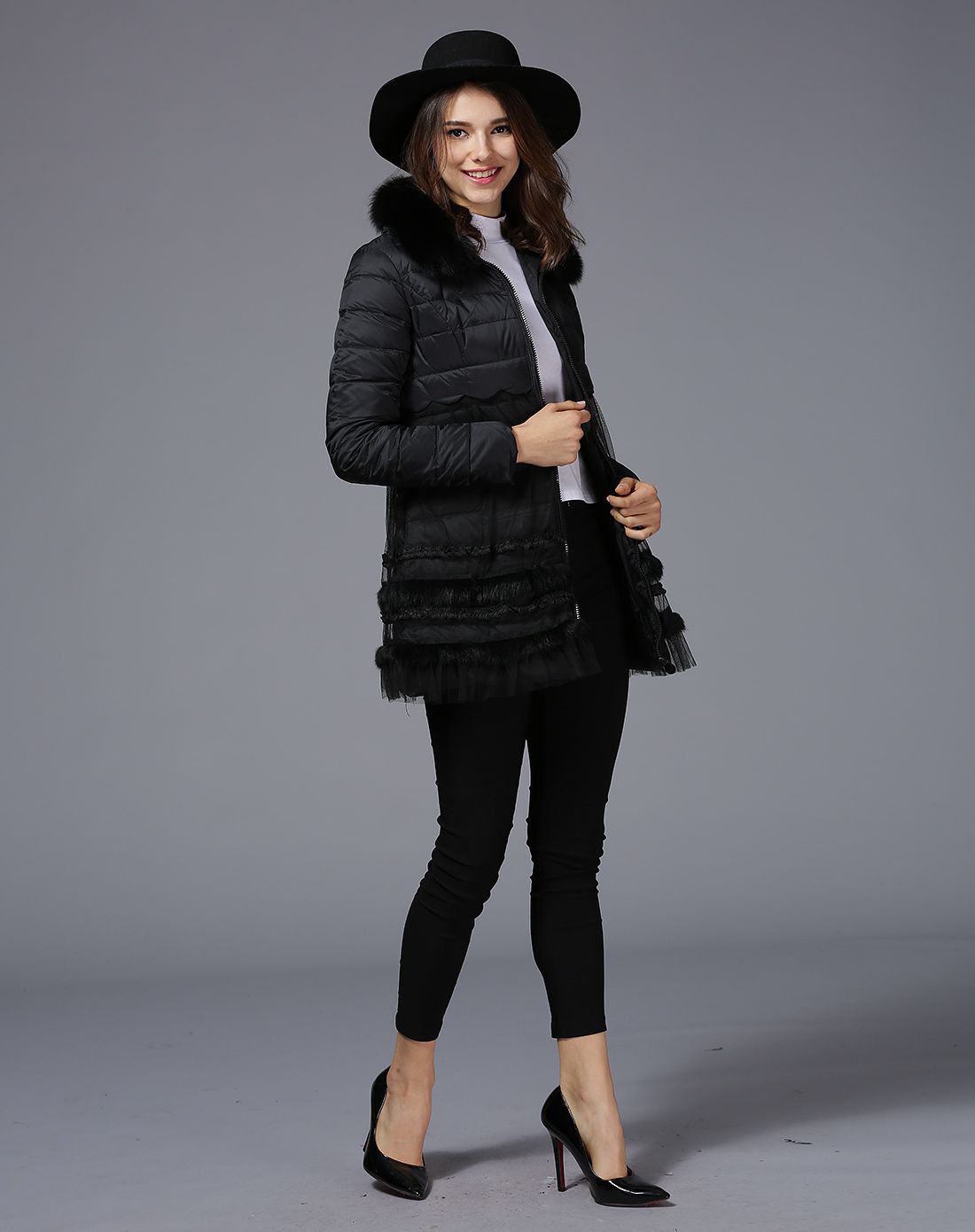 女装专场 黑色獭兔毛领拼接羽纱双层加厚宽松羽绒服