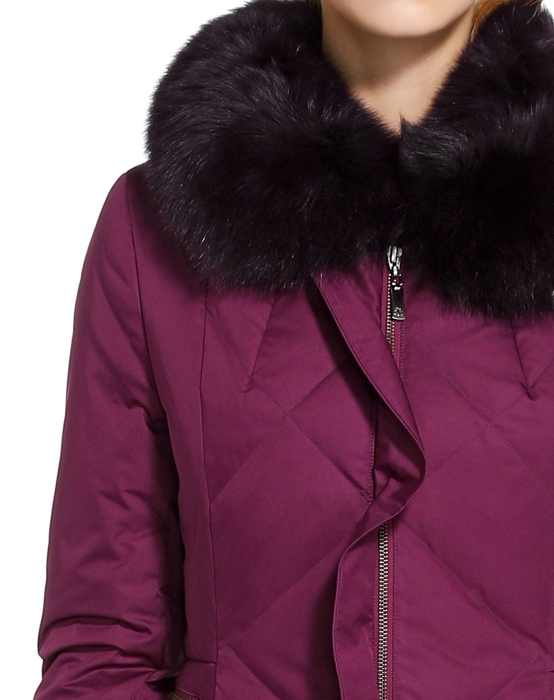 深紫红色经典俏丽长袖羽绒服