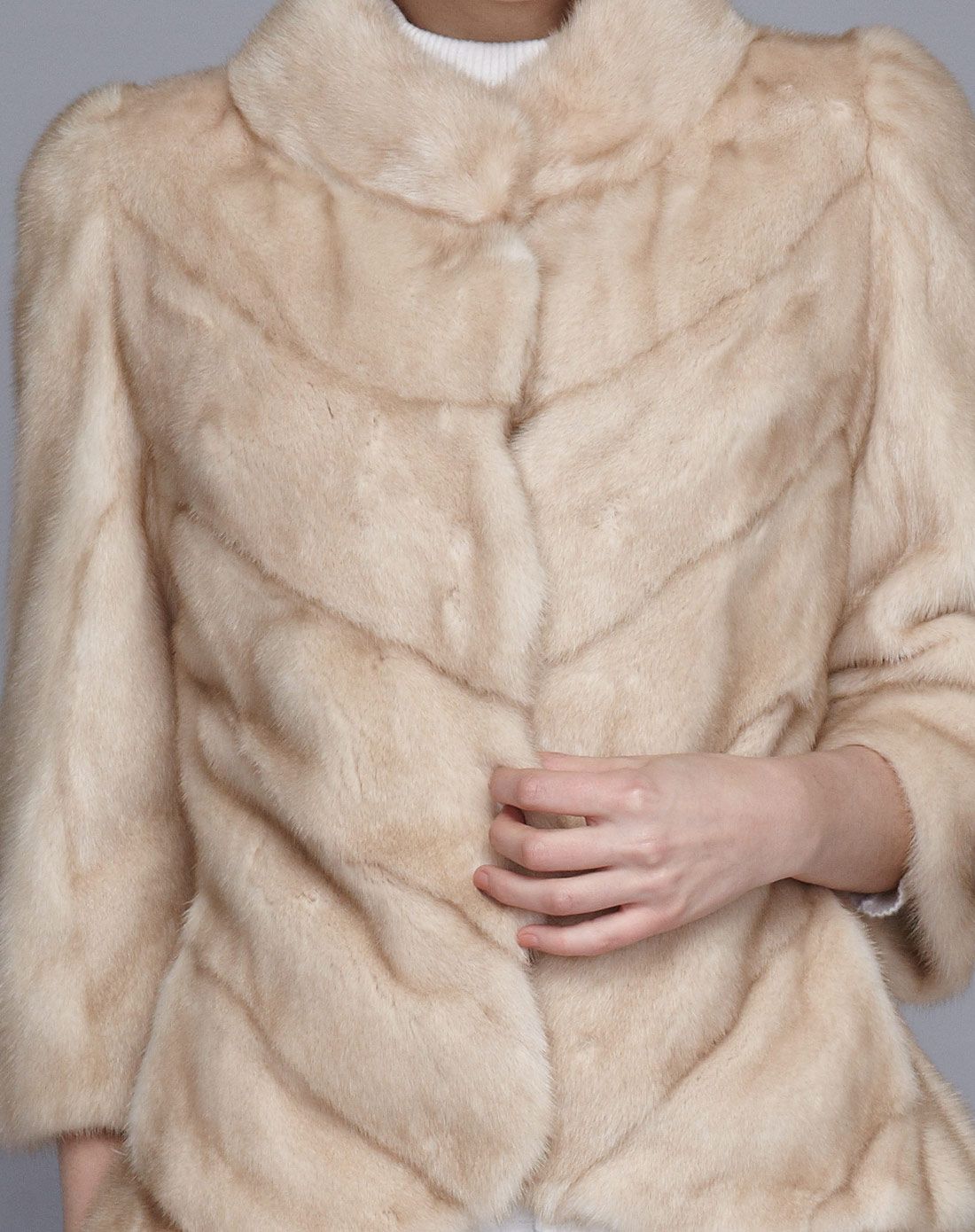 米黄水貂经典时尚皮草外套