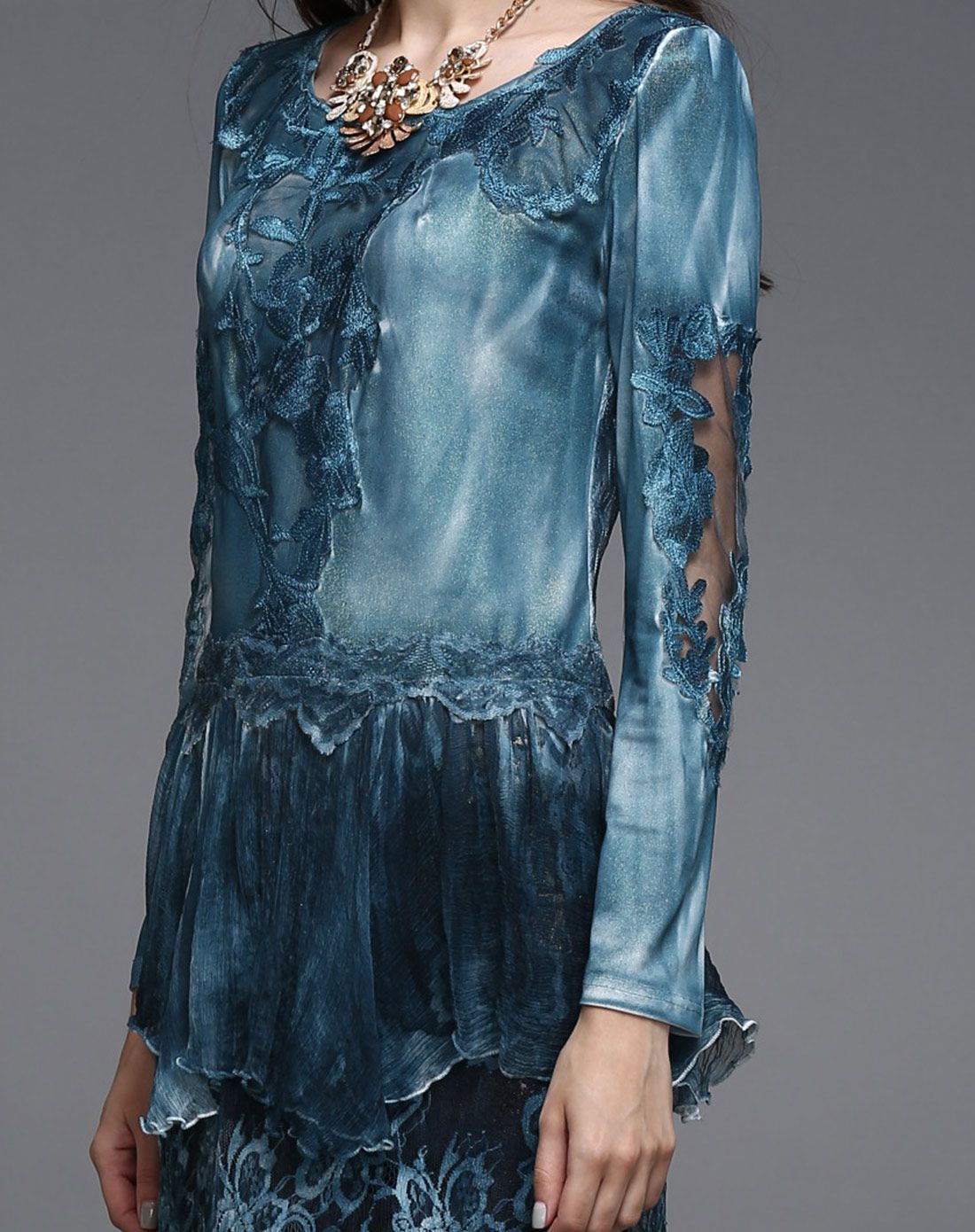 湖蓝色喷染洗水真丝拼接蕾丝长上衣