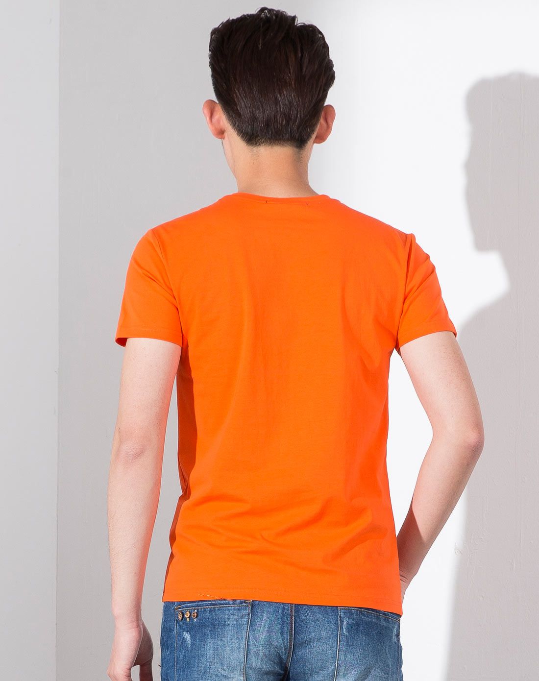 莫畏轻奢男士简洁橘红色短袖t恤