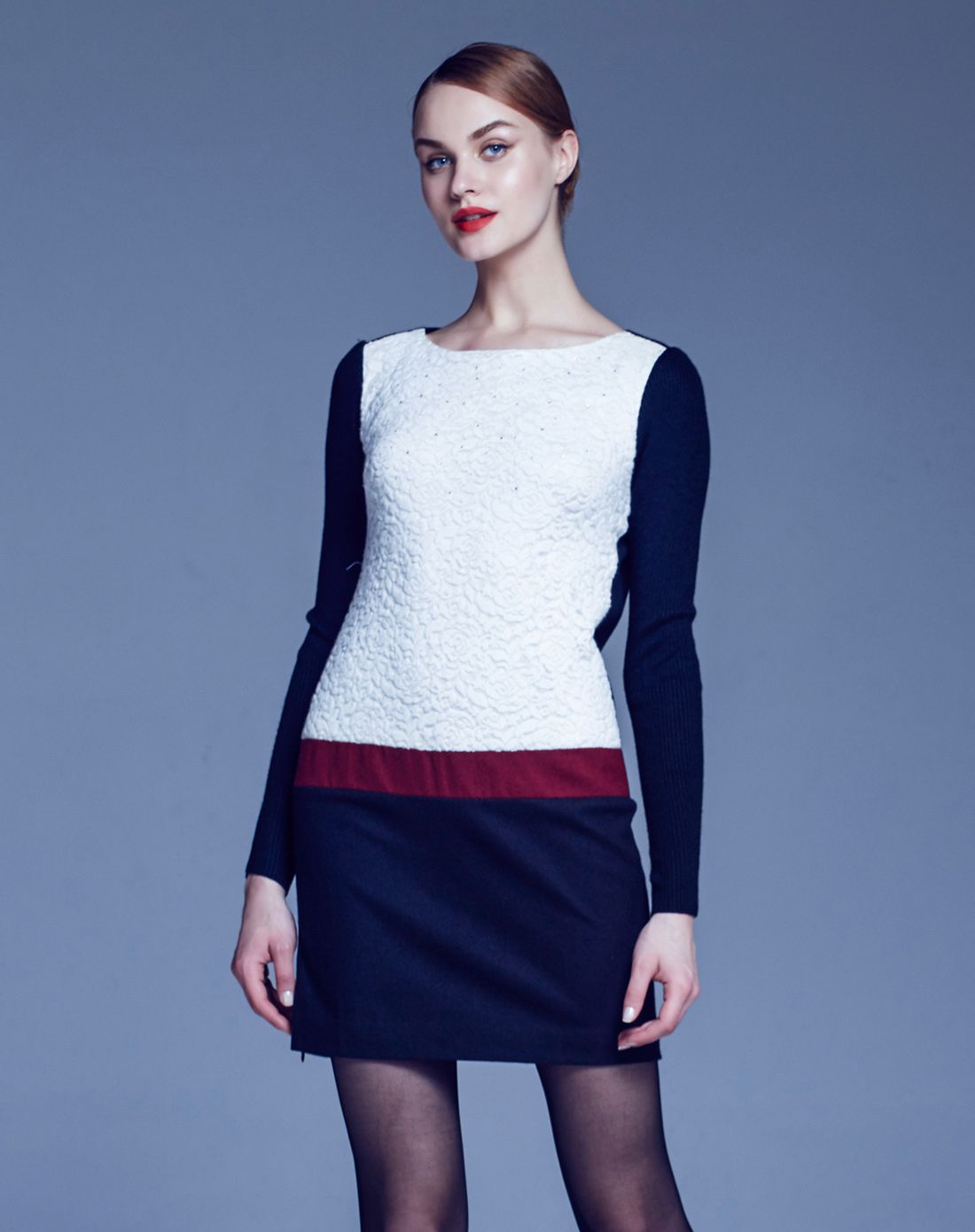 黑色拼白色绒面蕾丝一字领直身裙混色