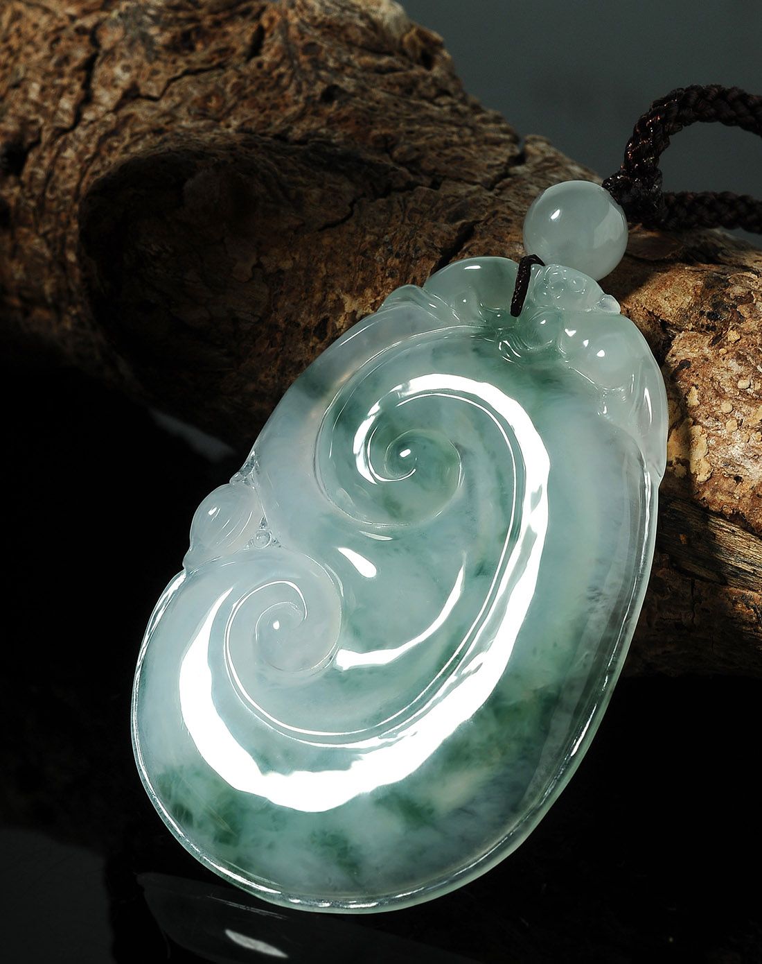 天然a货翡翠冰糯种飘花祥云吊坠(附证书)