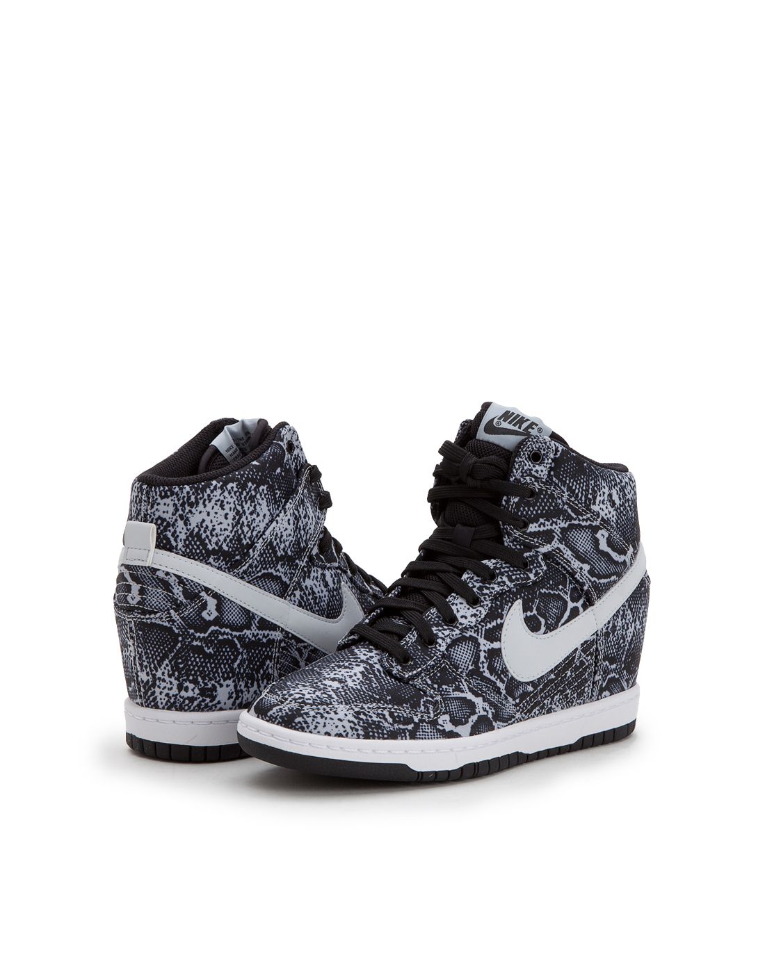 > nike舒适轻便 女款黑白色运动鞋 时尚高帮