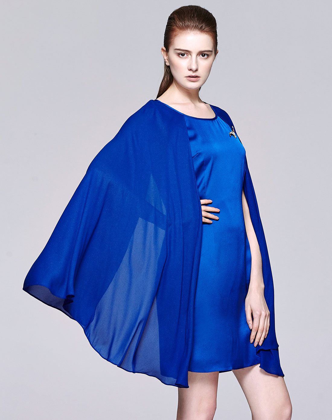 宝石蓝修身气质斗篷连衣裙
