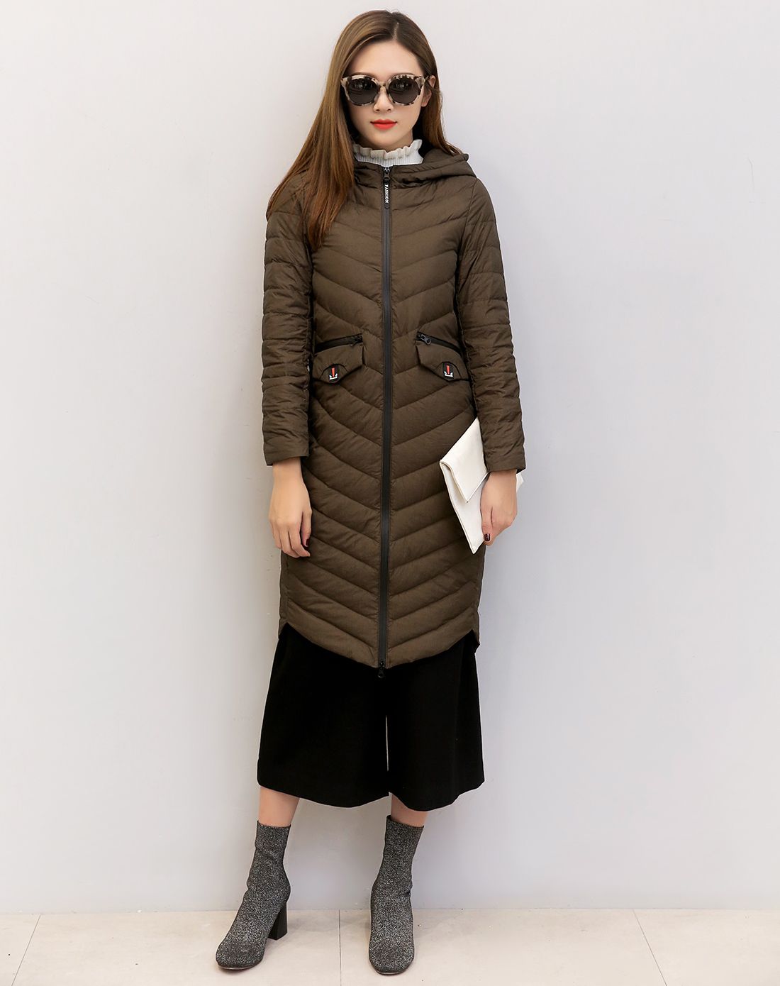 郁香菲女装专场 时尚连衣帽羽绒服