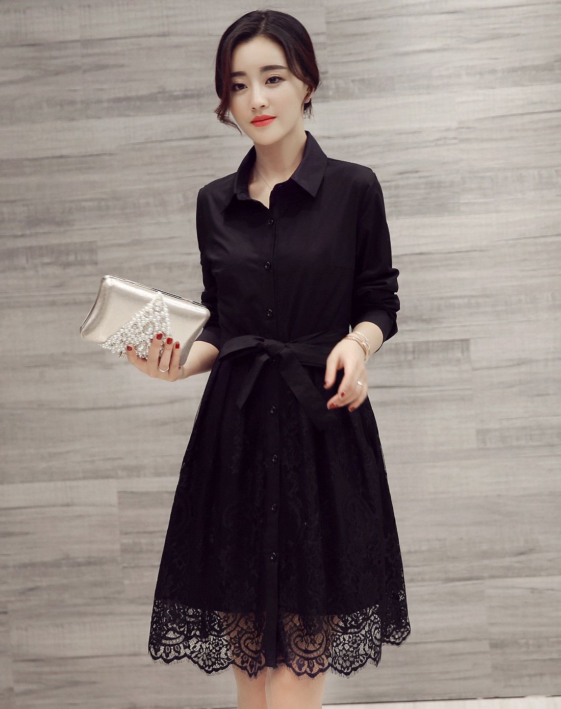 黑色翻领开襟时尚连衣裙