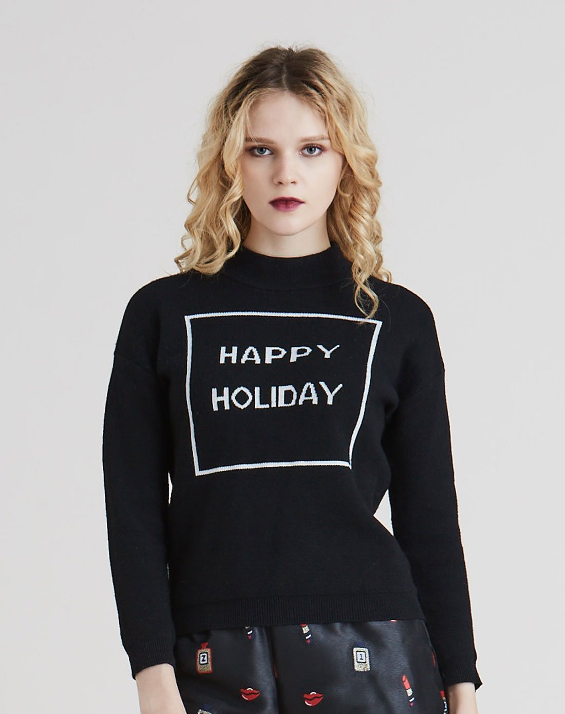 英文字母提花针织毛衣