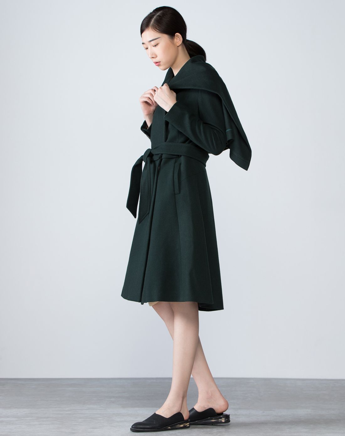 修身款显瘦中长款大衣