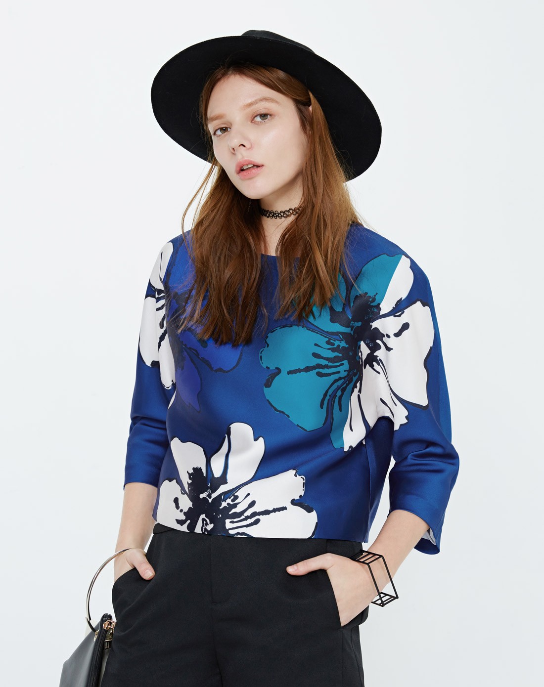 彩色纹样定位印花上衣