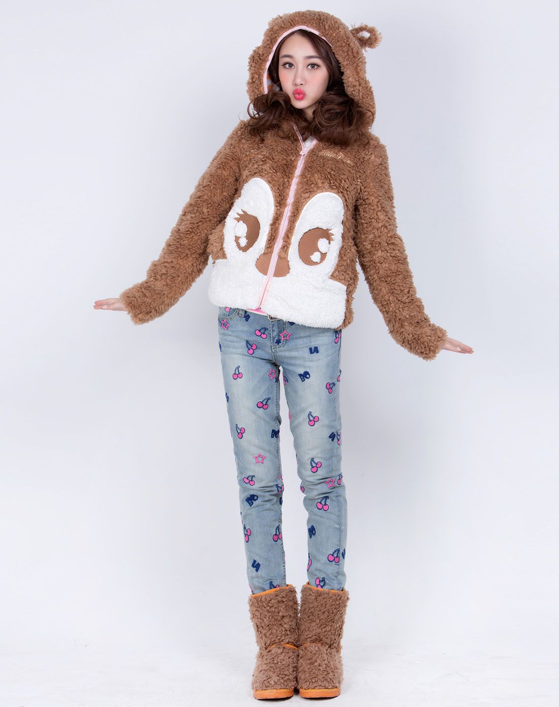 浅咖松鼠毛绒外套