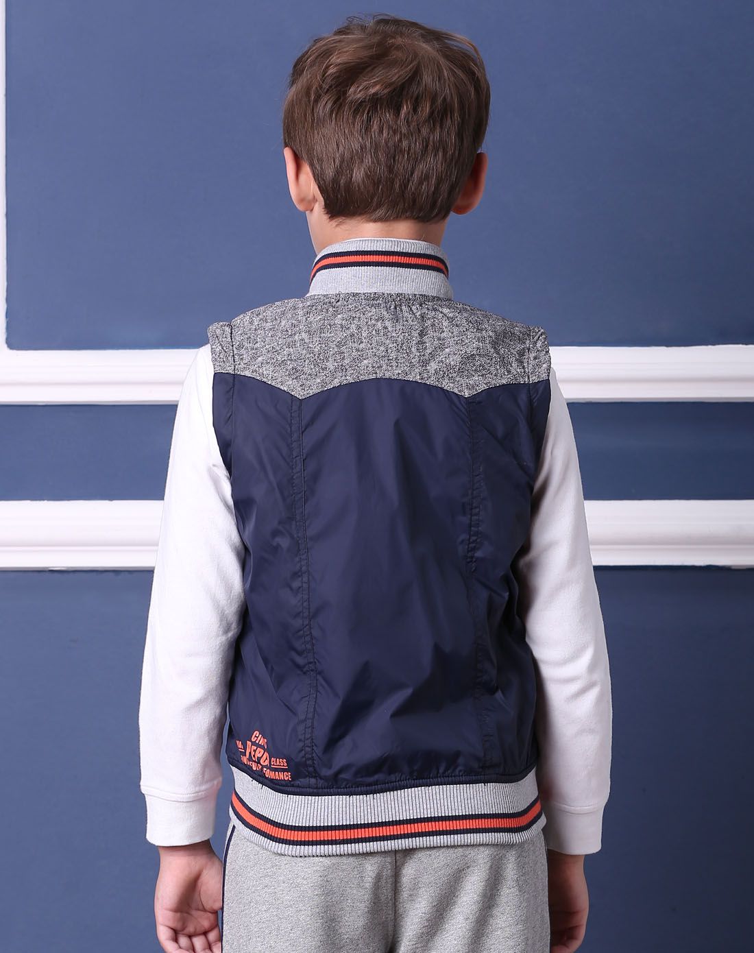 男童深灰蓝童夹背心