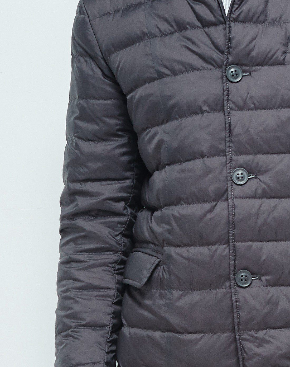 深灰色商务立领羽绒服