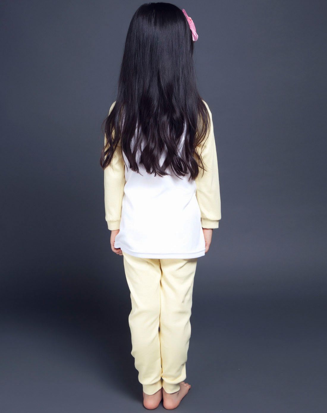 女童黄色芦荟棉毛斜肩印花儿童内衣套装