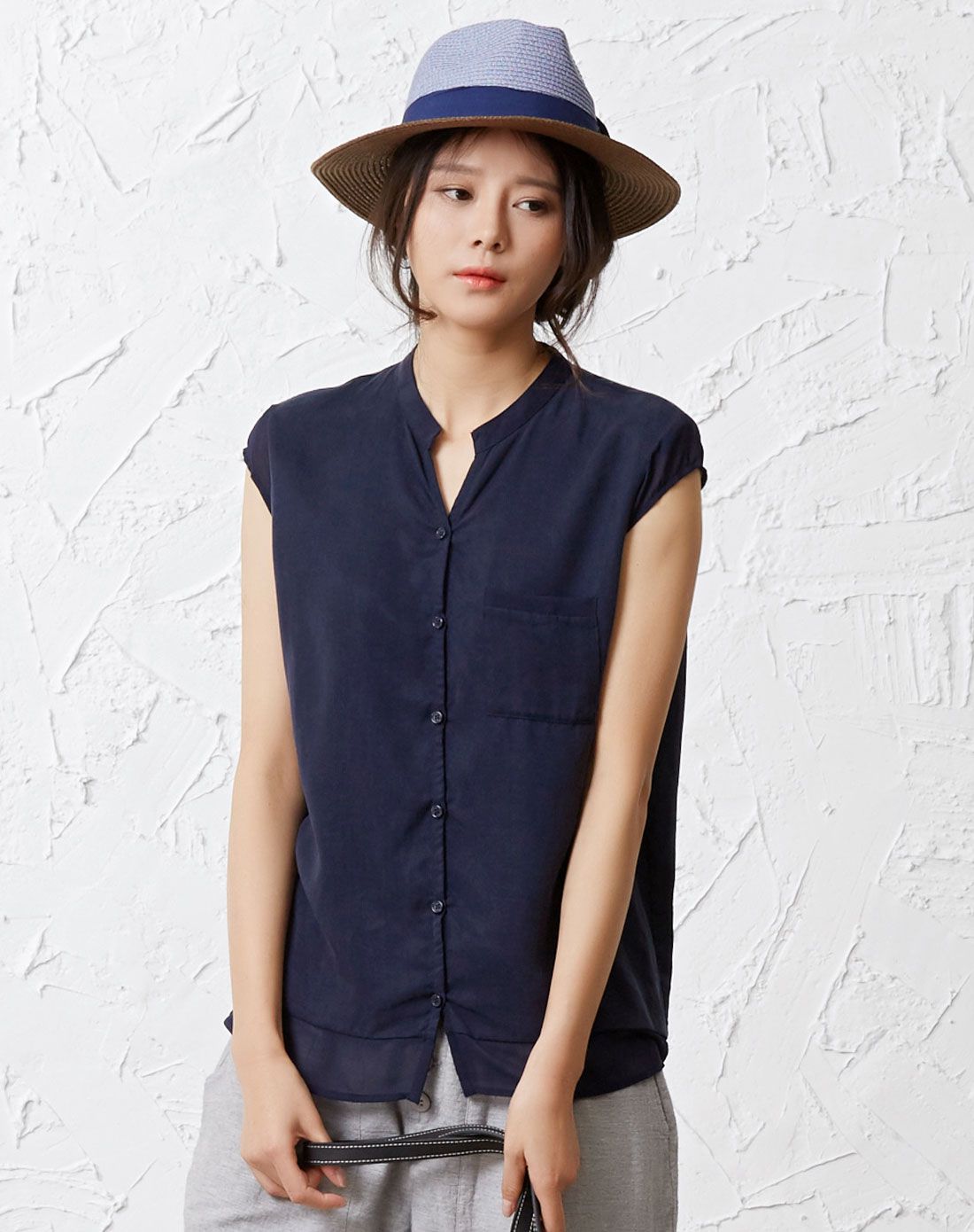 女装藏兰色夏季盖袖衬衫