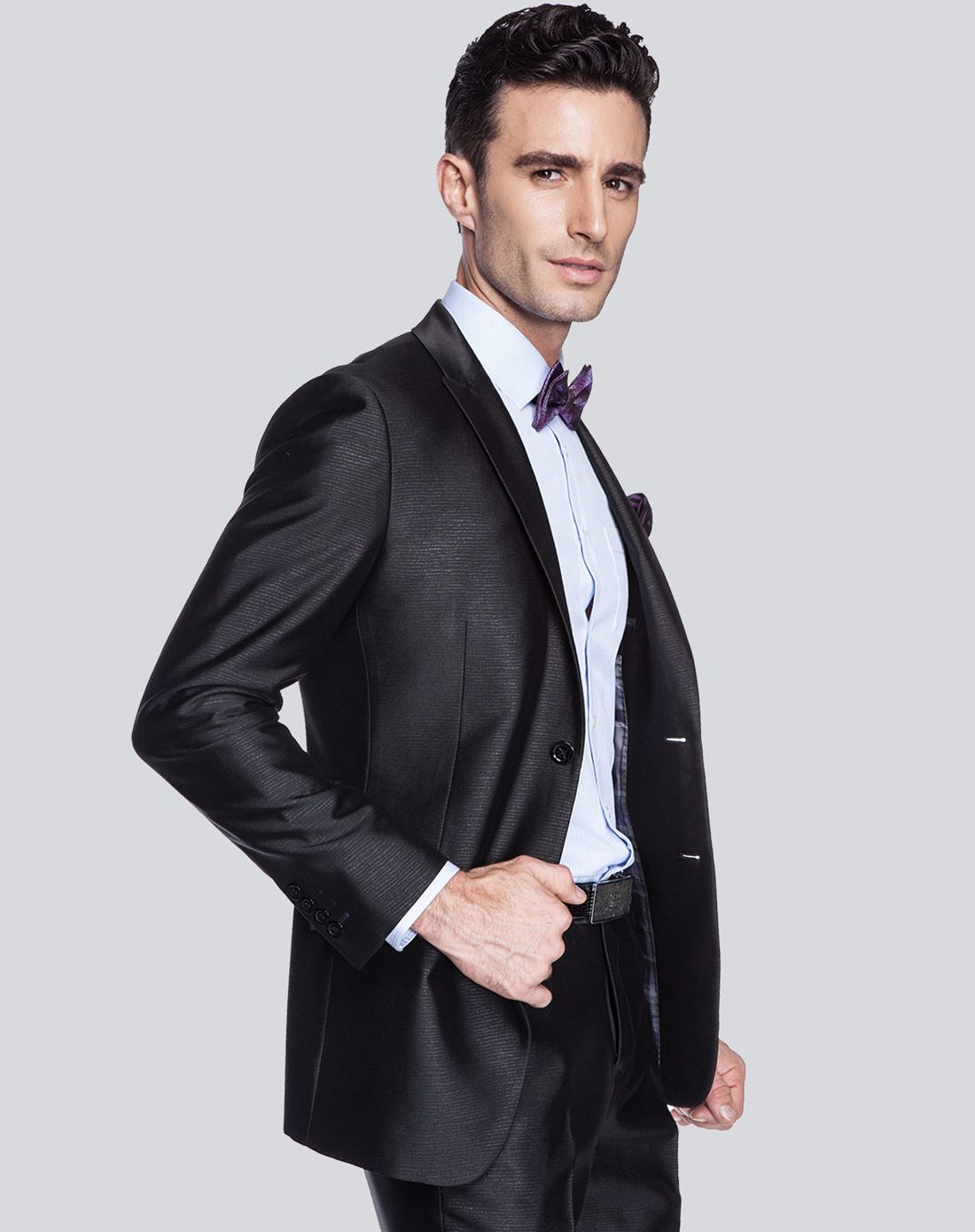 黑色成熟稳重长袖西装