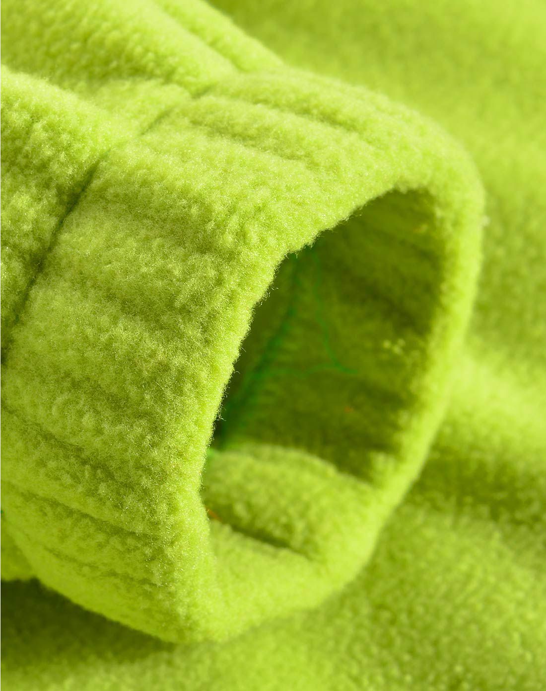 童装莱姆绿透气抓绒衣 sbs拉链领贴设计