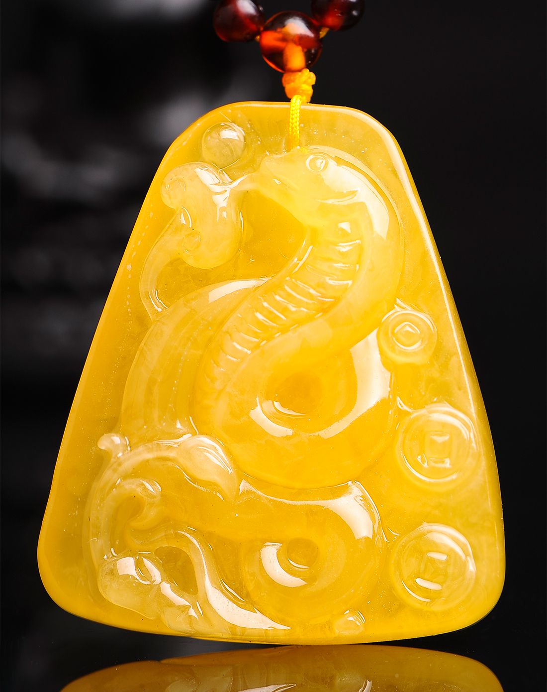 温莎 油黄蜜蜡生肖蛇琥珀吊坠11.3g附证书