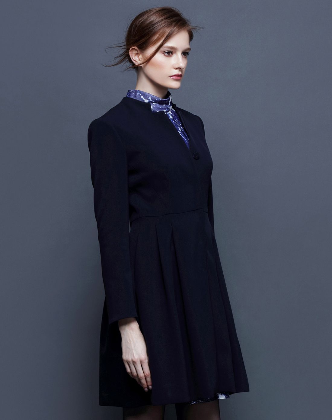 水墨蓝时尚潮流百搭修身风衣