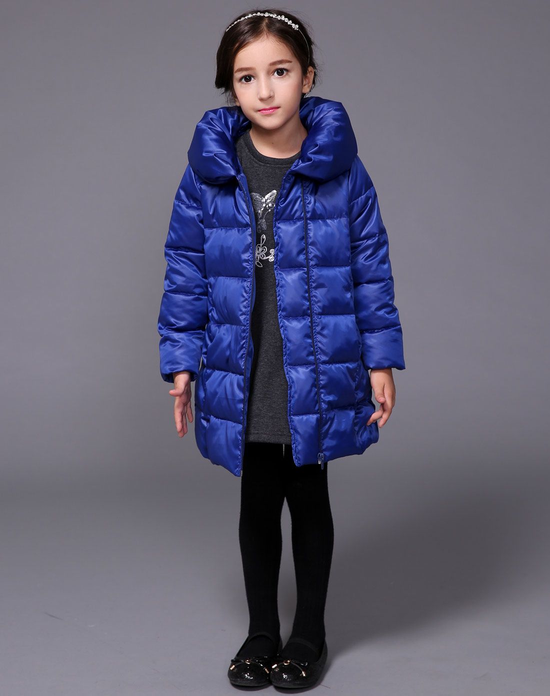 女童蓝色羽绒服