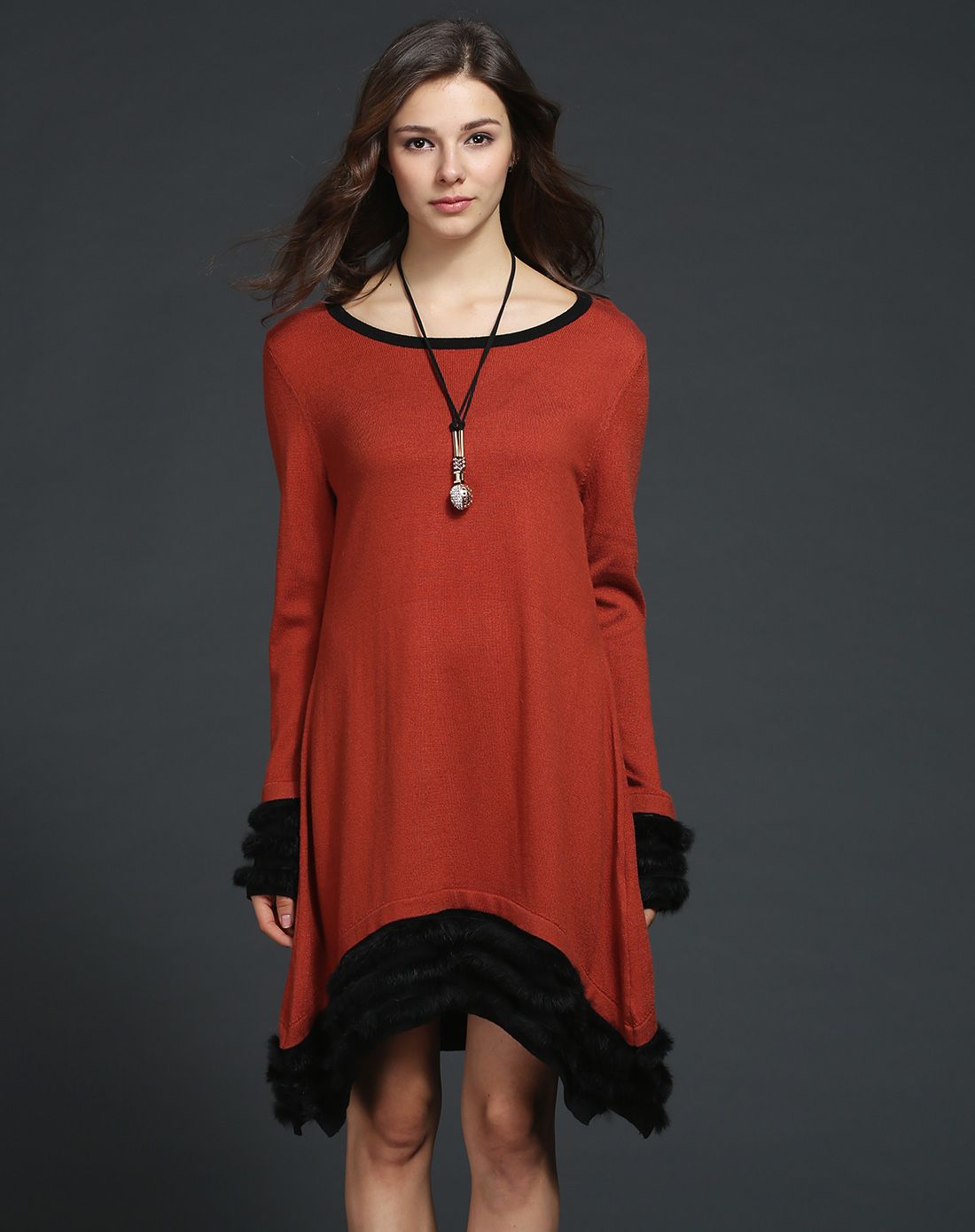 獭兔毛波浪裙摆修身针织连衣裙