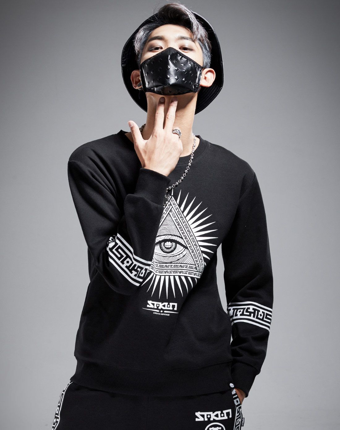 韩国潮牌 男款黑色套头卫衣 嘻哈潮品